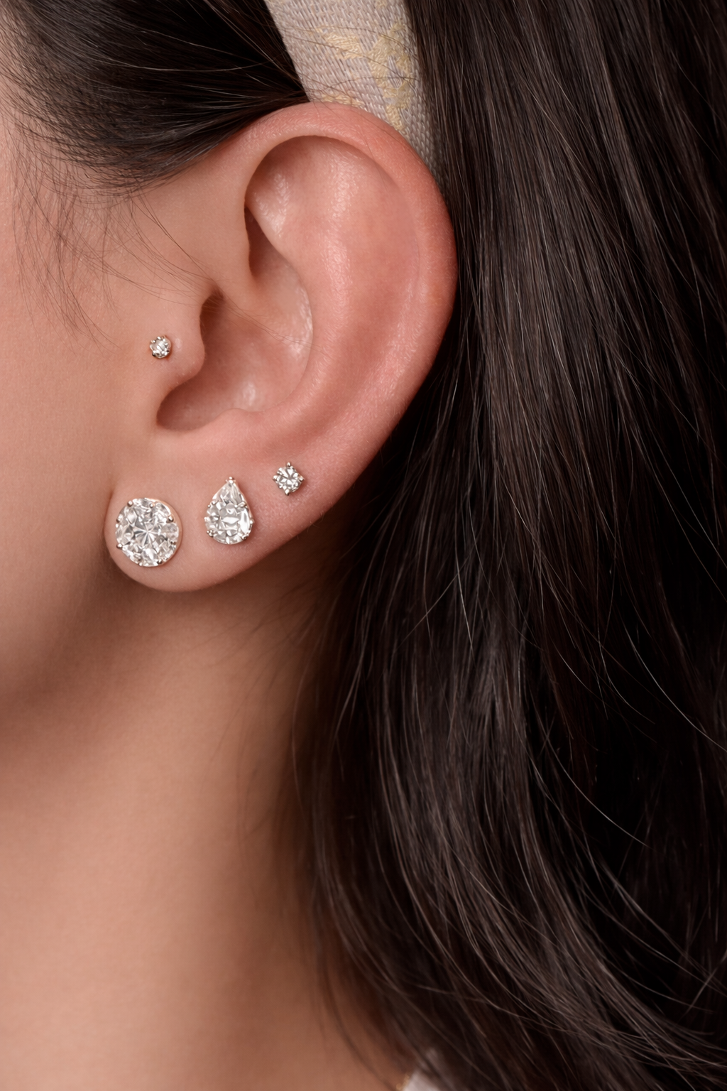 Natural Diamod Pear Shaped Stud